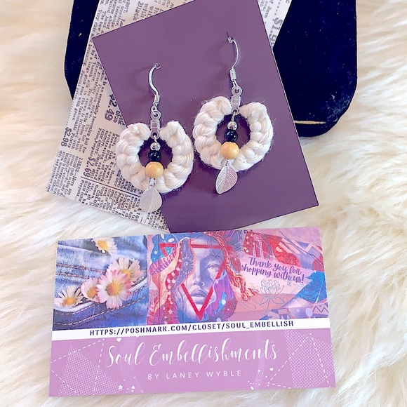 New Boho Style Uniquely Handmade Macrame Beaded Leaf Charm Silver Hook Dangles - Picture 3 of 15